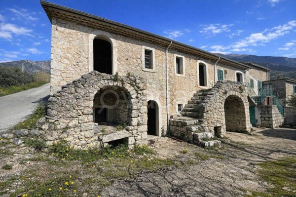 casa indipendente in vendita a San Donato Val di Comino