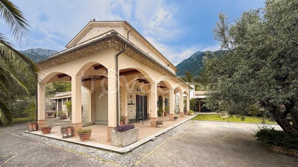 casa indipendente in vendita a San Donato Val di Comino