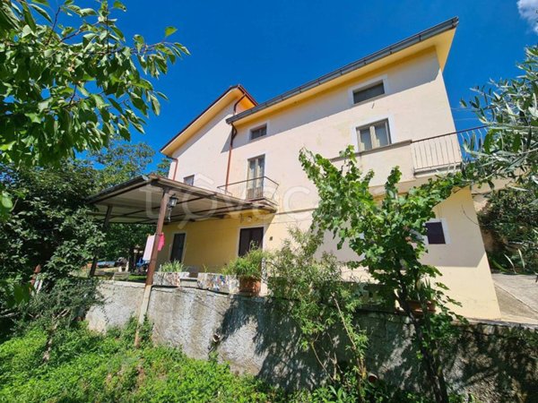 casa indipendente in vendita a San Donato Val di Comino