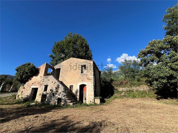 casale in vendita a San Donato Val di Comino