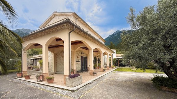 casa indipendente in vendita a San Donato Val di Comino