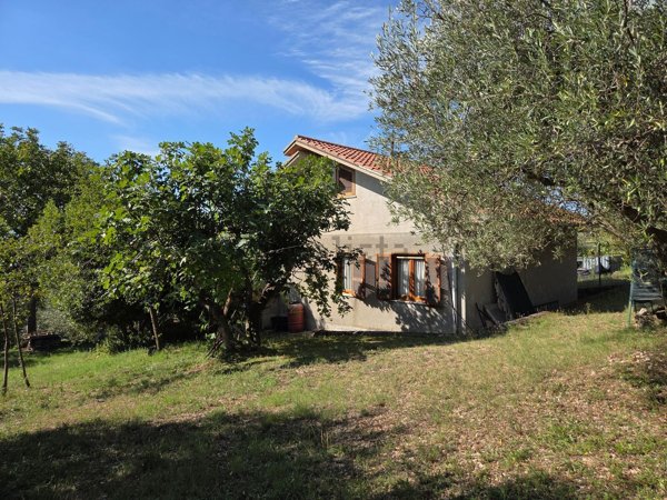 casa indipendente in vendita a San Donato Val di Comino