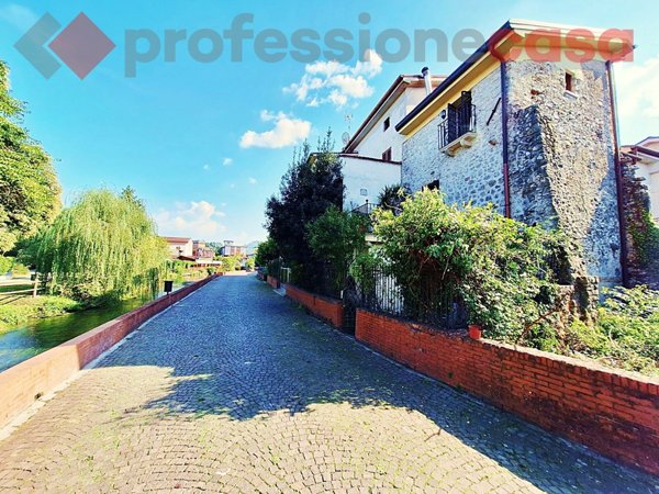 casa indipendente in vendita a San Giorgio a Liri