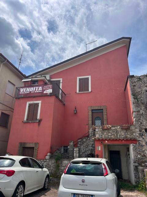 casa indipendente in vendita a San Giorgio a Liri in zona Torricelli