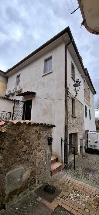 casa indipendente in vendita a San Giorgio a Liri in zona Torricelli
