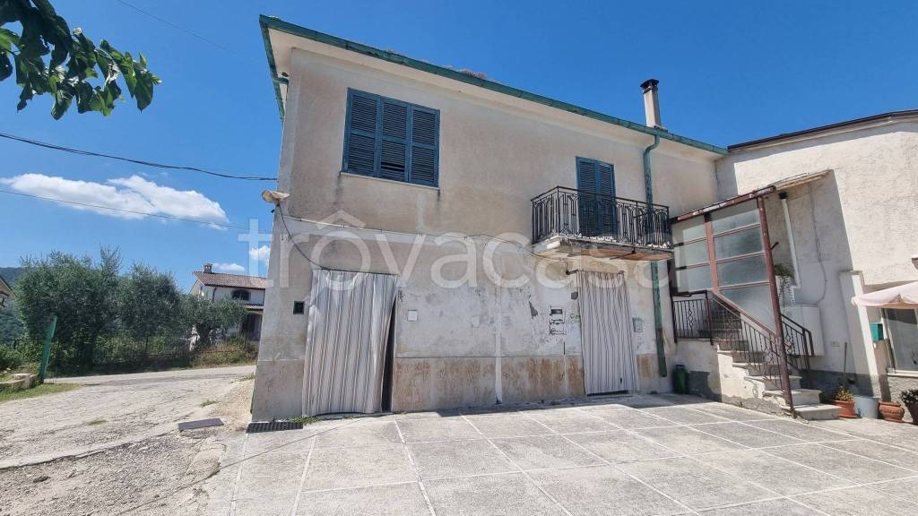 casa indipendente in vendita a San Giovanni Incarico