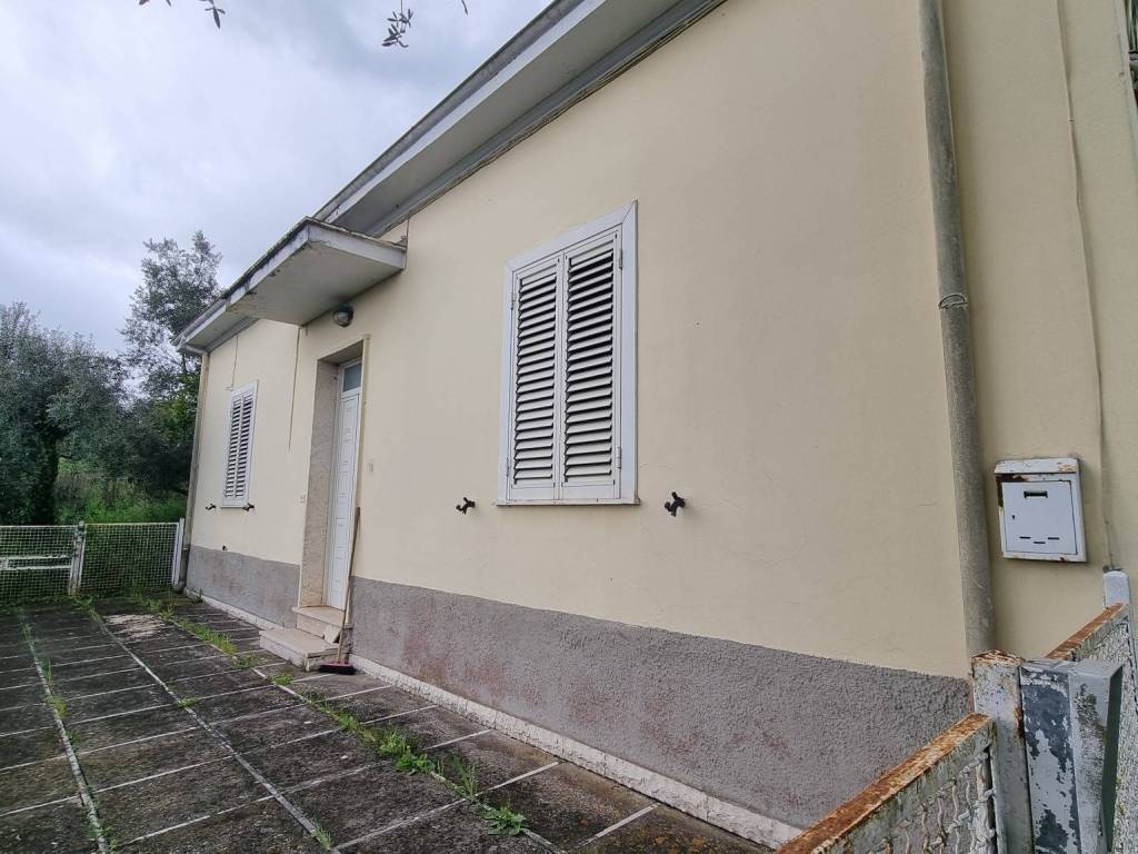 casa indipendente in vendita a San Giovanni Incarico