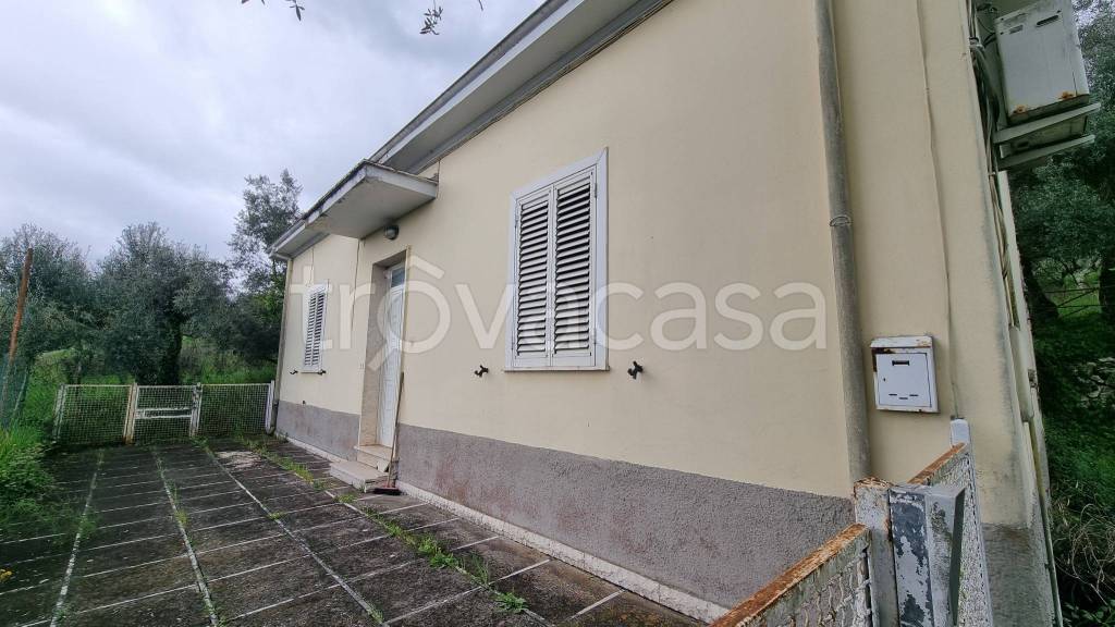 casa indipendente in vendita a San Giovanni Incarico