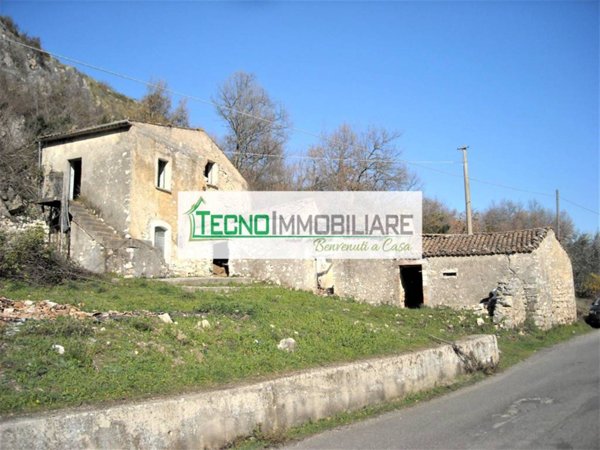 casa indipendente in vendita a San Giovanni Incarico
