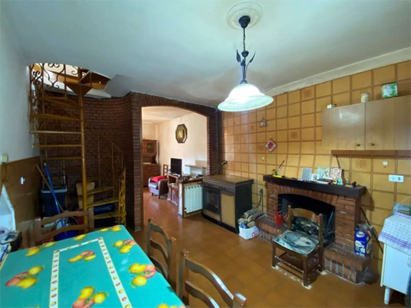 casa indipendente in vendita a San Giovanni Incarico