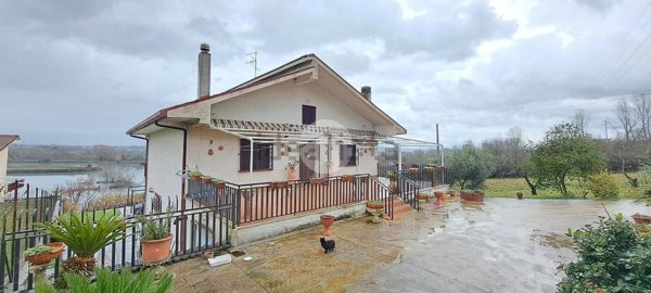 casa indipendente in vendita a San Giovanni Incarico