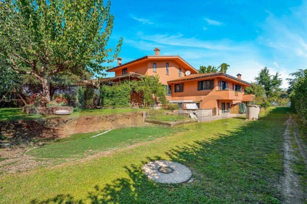 casa indipendente in vendita a San Giovanni Incarico