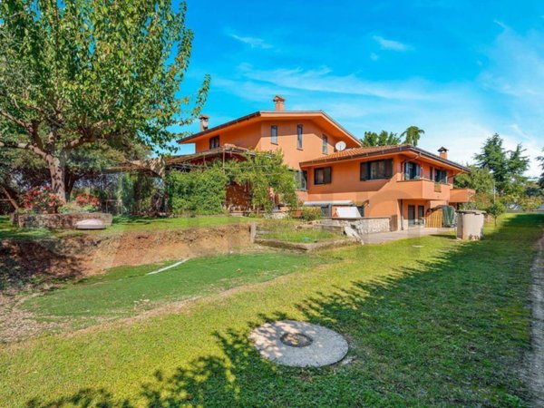 casa indipendente in vendita a San Giovanni Incarico