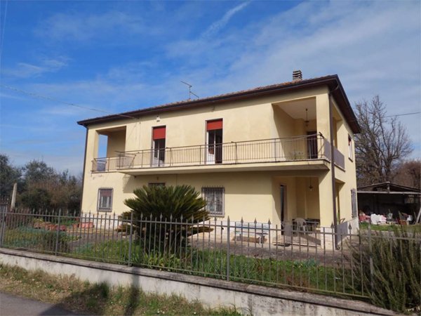 casa indipendente in vendita a San Giovanni Incarico