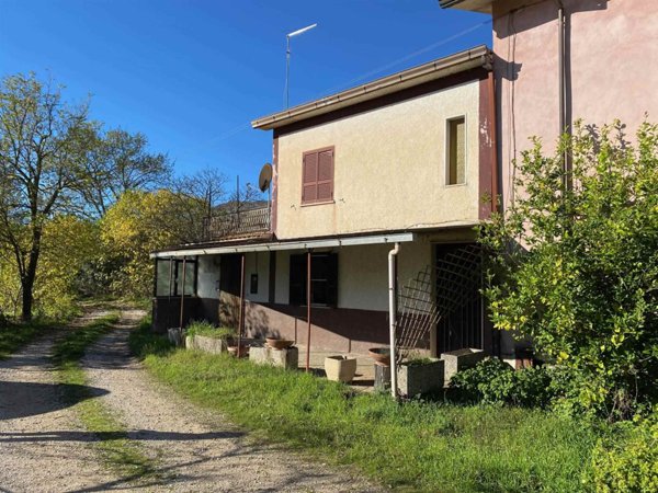 casa indipendente in vendita a San Giovanni Incarico