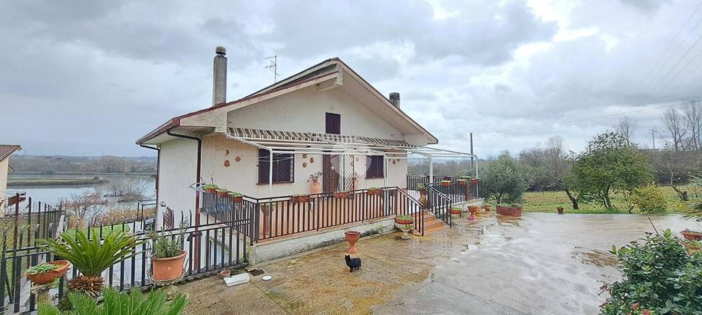 casa indipendente in vendita a San Giovanni Incarico