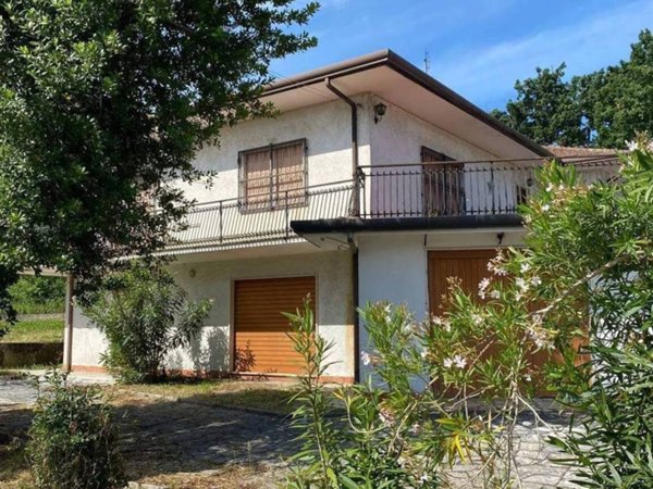 casa indipendente in vendita a San Giovanni Incarico