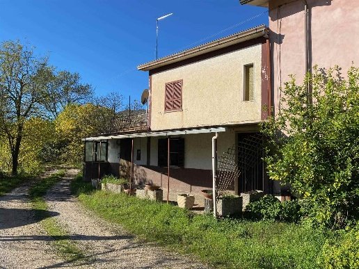 casa semindipendente in vendita a San Giovanni Incarico