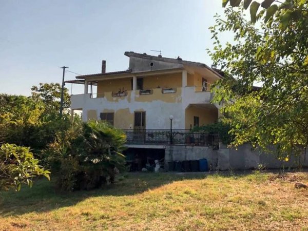 casa indipendente in vendita a San Giovanni Incarico