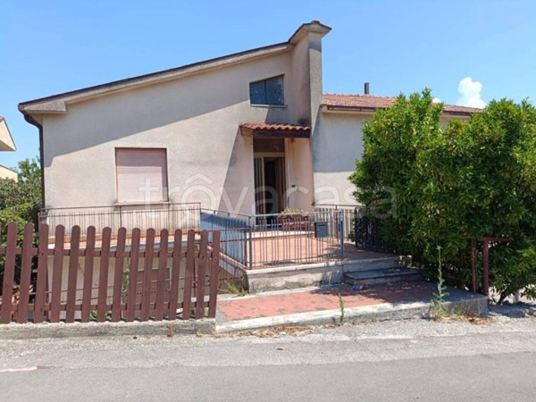 casa indipendente in vendita a San Giovanni Incarico