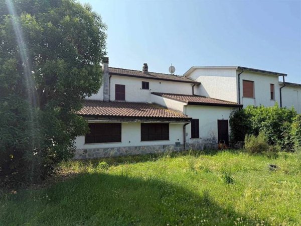 casa indipendente in vendita a San Giovanni Incarico