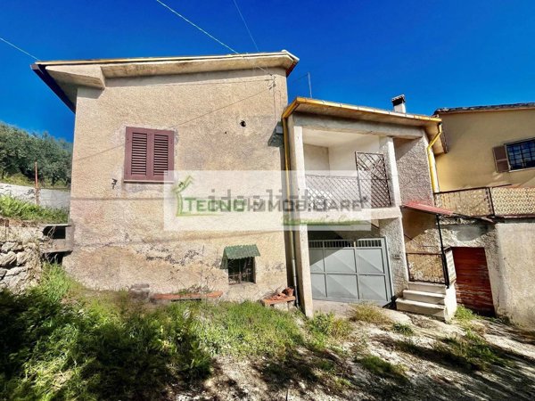 casa semindipendente in vendita a San Giovanni Incarico