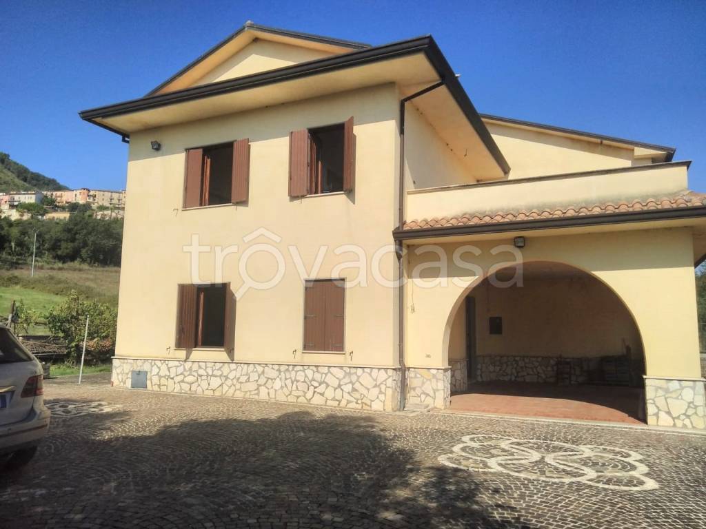 casa indipendente in vendita a San Giovanni Incarico