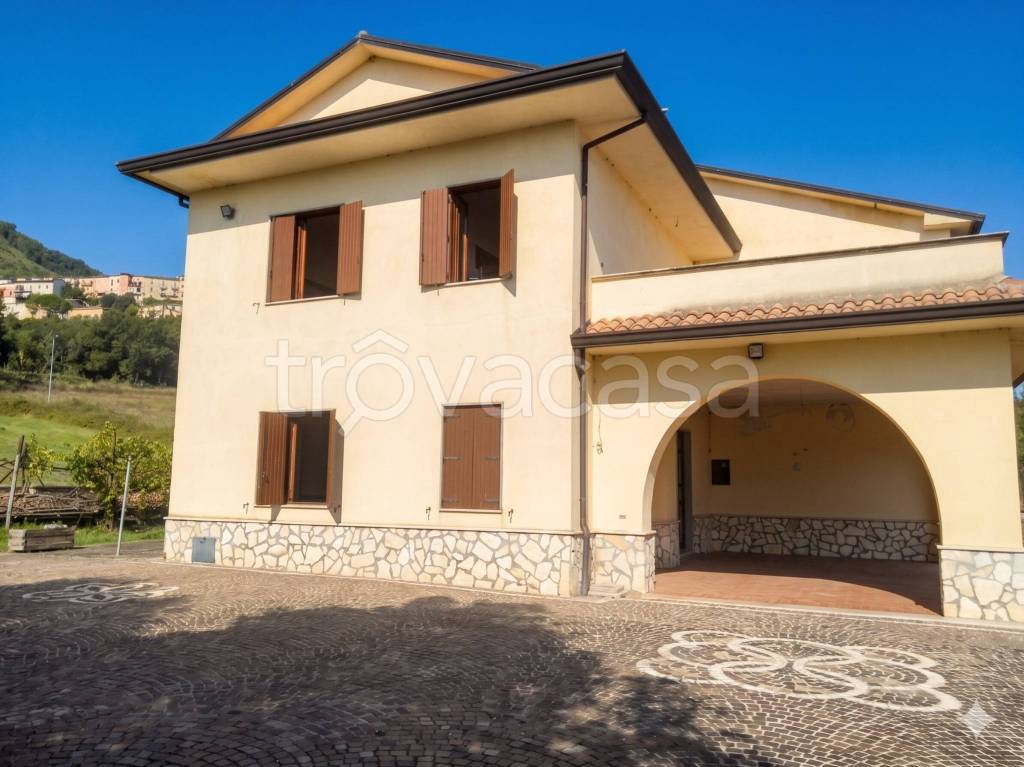 casa indipendente in vendita a San Giovanni Incarico