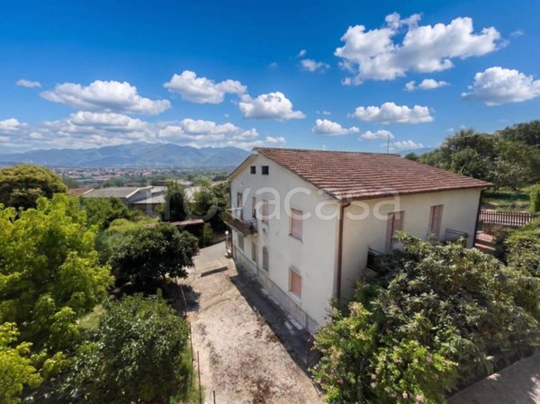casa indipendente in vendita a San Giovanni Incarico
