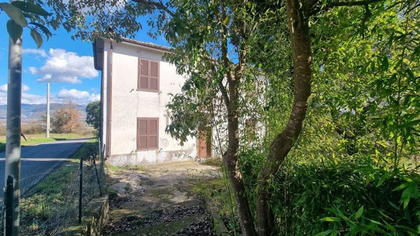 casa indipendente in vendita a San Giovanni Incarico