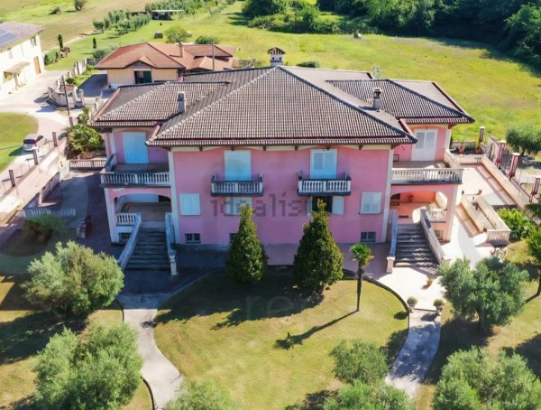 casa indipendente in vendita a San Giovanni Incarico