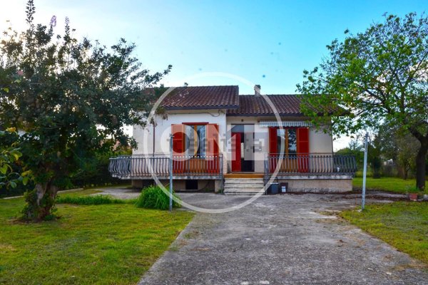 casa indipendente in vendita a San Giovanni Incarico