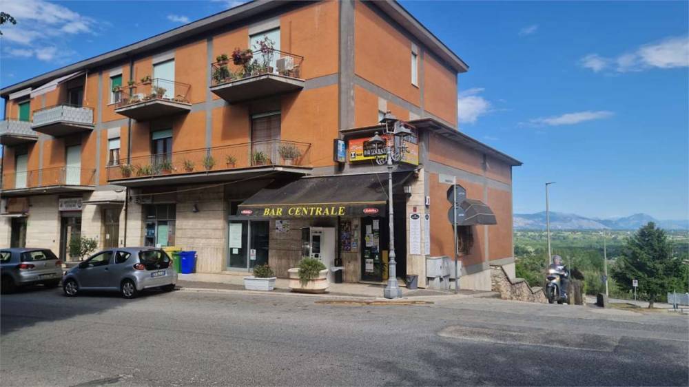negozio in vendita a San Giovanni Incarico