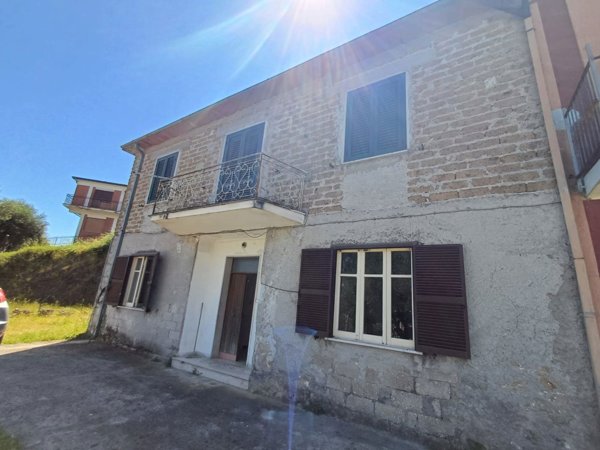 casa indipendente in vendita a San Giovanni Incarico