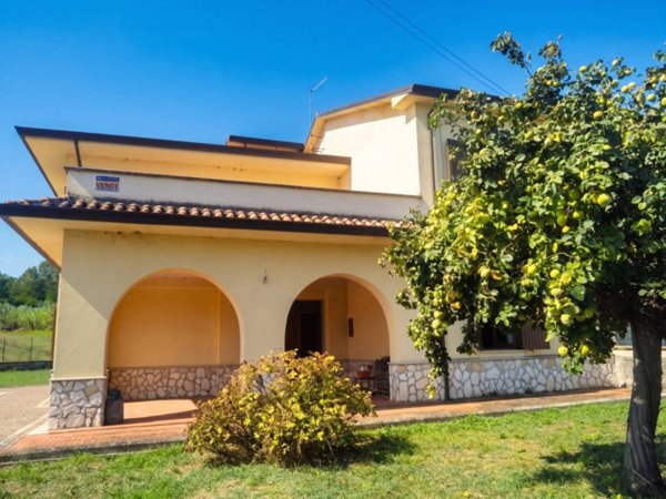 casa indipendente in vendita a San Giovanni Incarico