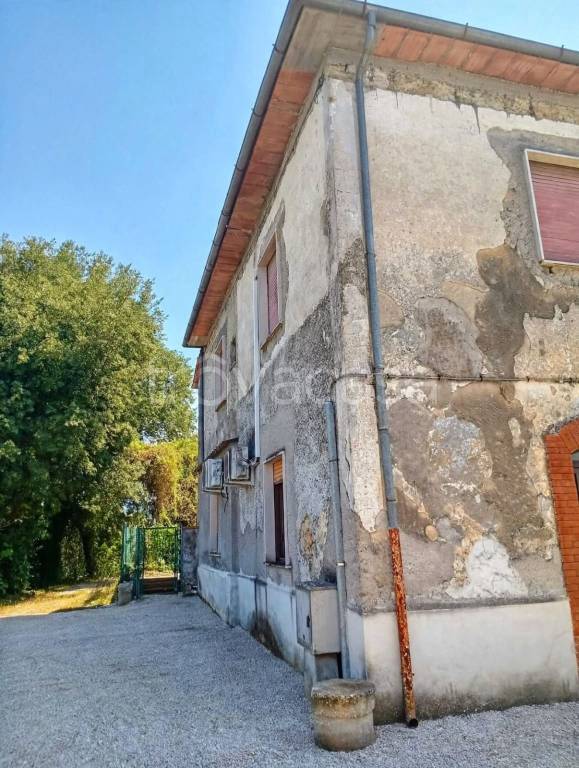 casa indipendente in vendita a San Giovanni Incarico