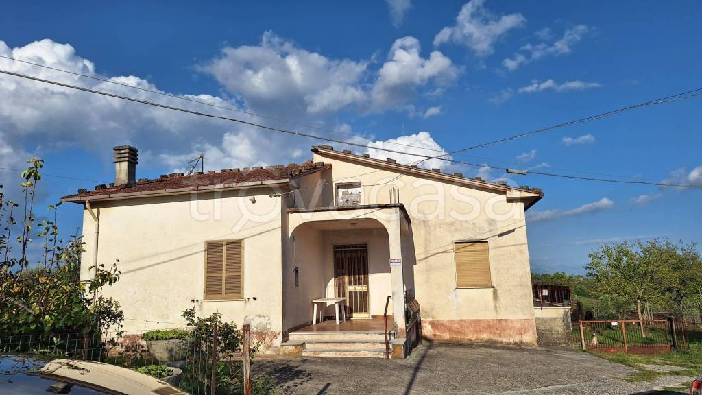 casa indipendente in vendita a San Giovanni Incarico