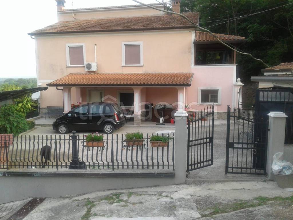 casa indipendente in vendita a Sant'Ambrogio sul Garigliano