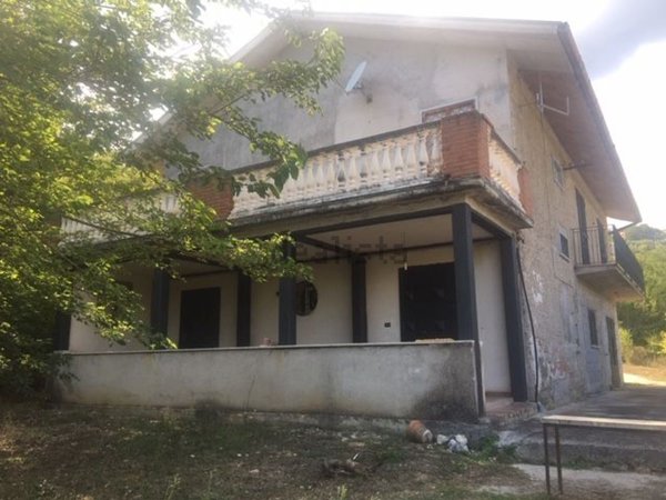casa indipendente in vendita a Sant'Ambrogio sul Garigliano
