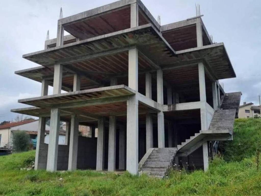 casa indipendente in vendita a Sant'Ambrogio sul Garigliano