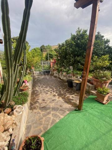 casa indipendente in vendita a Sant'Ambrogio sul Garigliano
