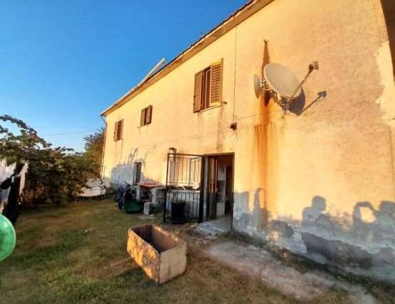 casa indipendente in vendita a Sant'Ambrogio sul Garigliano
