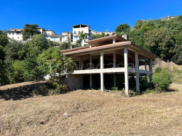 casa indipendente in vendita a Sant'Andrea del Garigliano