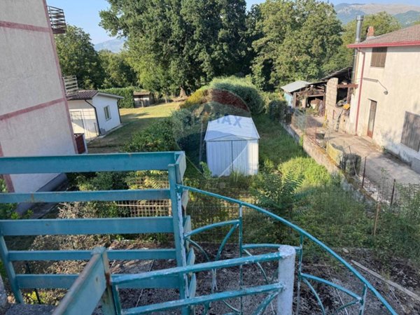 casa indipendente in vendita a Sant'Andrea del Garigliano