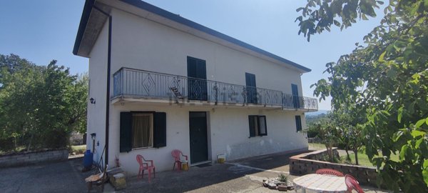 casa indipendente in vendita a Sant'Andrea del Garigliano