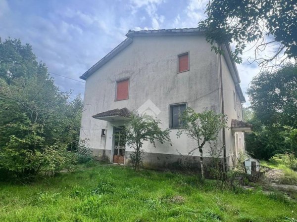 casa indipendente in vendita a Sant'Apollinare