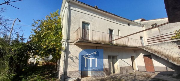 casa indipendente in vendita a Sant'Elia Fiumerapido
