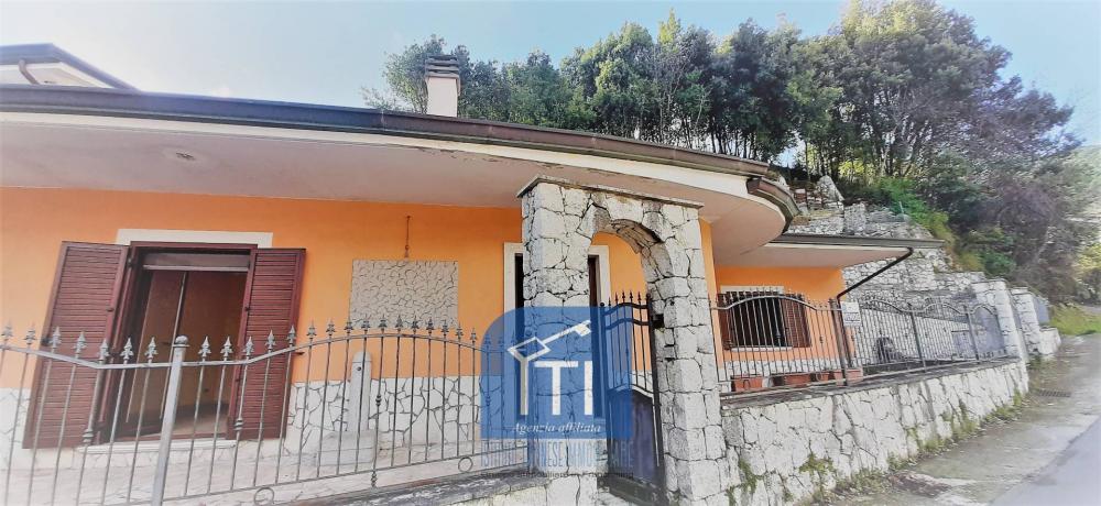casa indipendente in vendita a Sant'Elia Fiumerapido in zona Valleluce