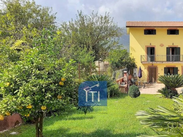casa indipendente in vendita a Sant'Elia Fiumerapido