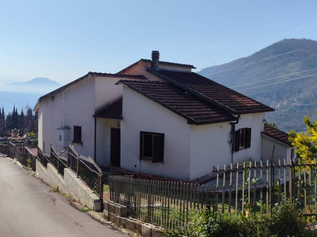 casa indipendente in vendita a Sant'Elia Fiumerapido in zona Olivella